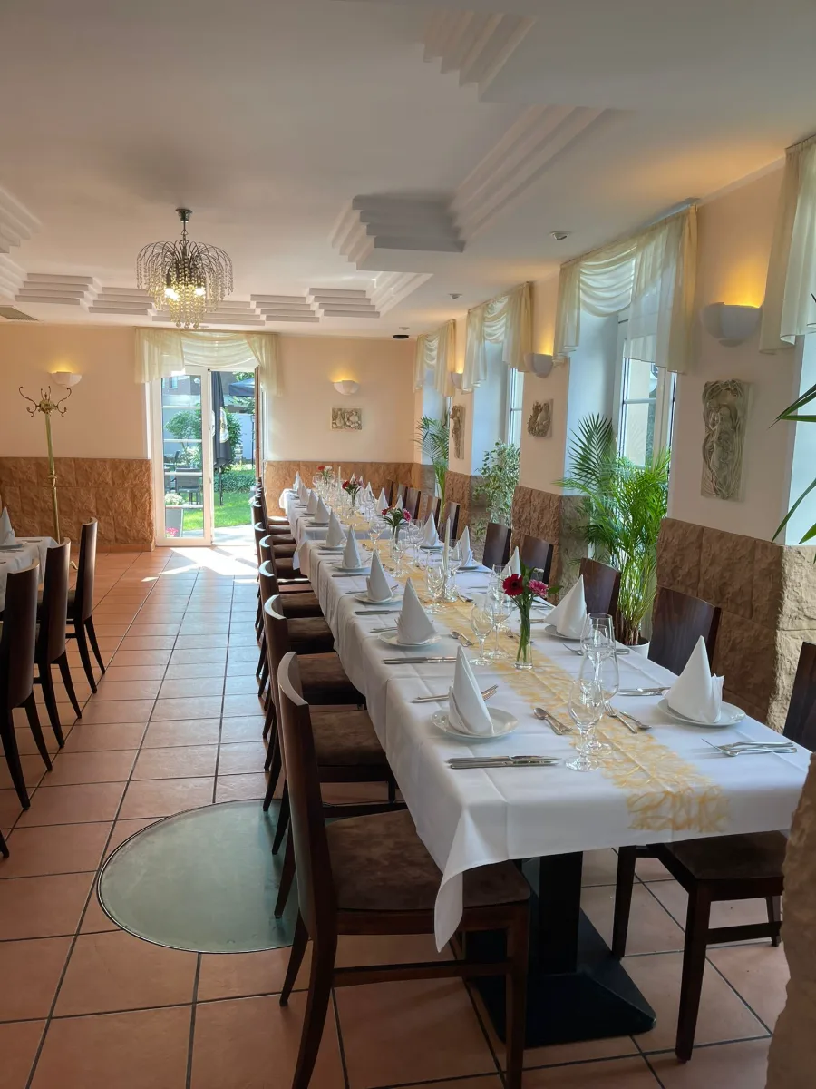 Gastraum des Ristorante Da Adriano in Lage